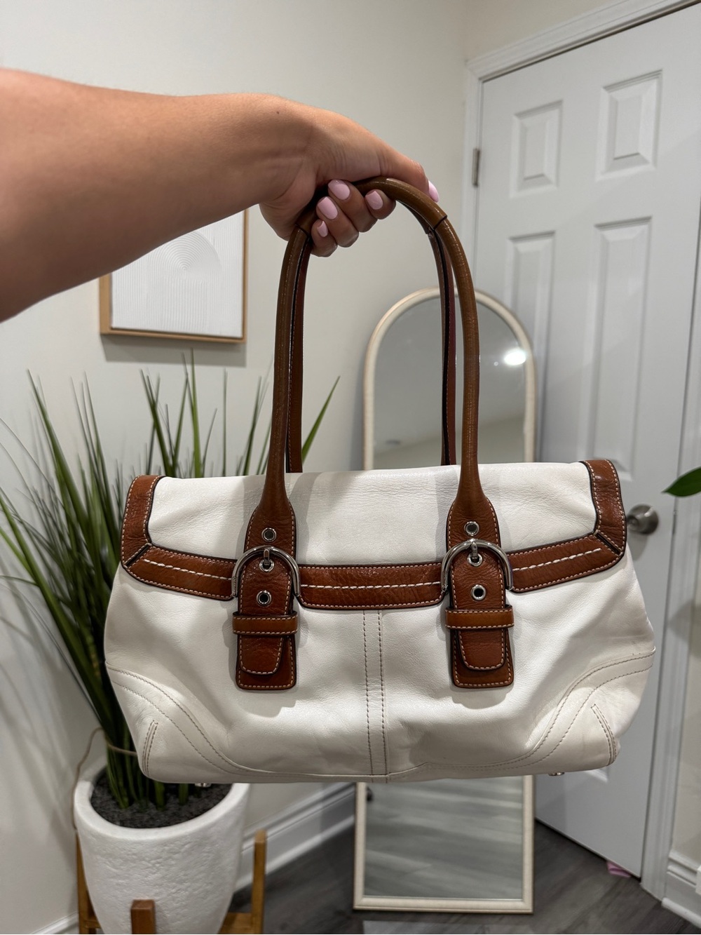 Vintage Coach White Leather Shoulder Tote with Brown Trim